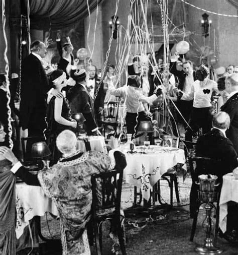 bobbing party 1920s images.